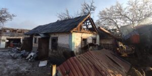 914 ударов, раненая женщина и разрушения: последствия российских атак по Запорожской области 12 января, — ФОТО