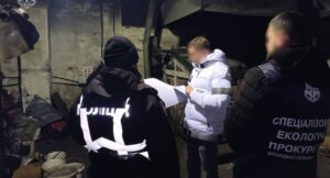 Збитки на понад 5,5 мільйона гривень: керівника підприємства підозрюють у забрудненні землі у селі Запорізького району