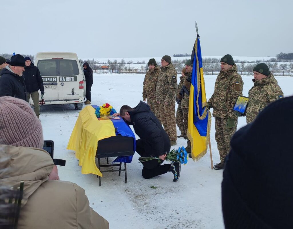 Понад рік вважався зниклим безвісти: у Запоріжжі поховали полеглого захисника з Бердянська