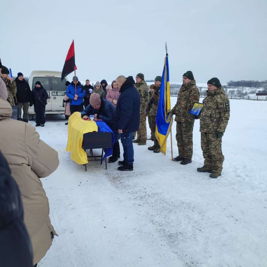Понад рік вважався зниклим безвісти: у Запоріжжі поховали полеглого захисника з Бердянська