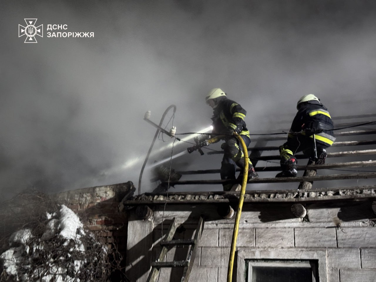 В одному з районів Запоріжжя сталася смертельна пожежа, - ФОТО, ВІДЕО