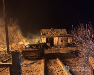 Зруйновано багатоповерхівки та знищено майно людей: наслідки російських ударів по Запорізькій області 15 січня, - ФОТО