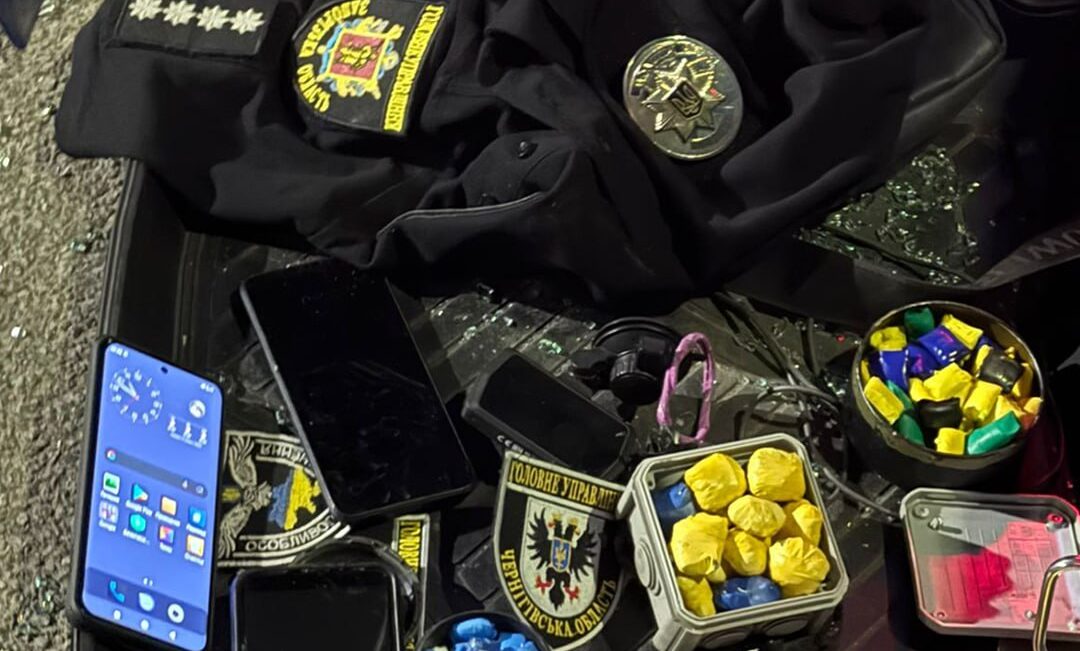 Використовували форму поліції та військових: у Запоріжжі судитимуть злочинне угруповання наркоторговців, — ФОТО