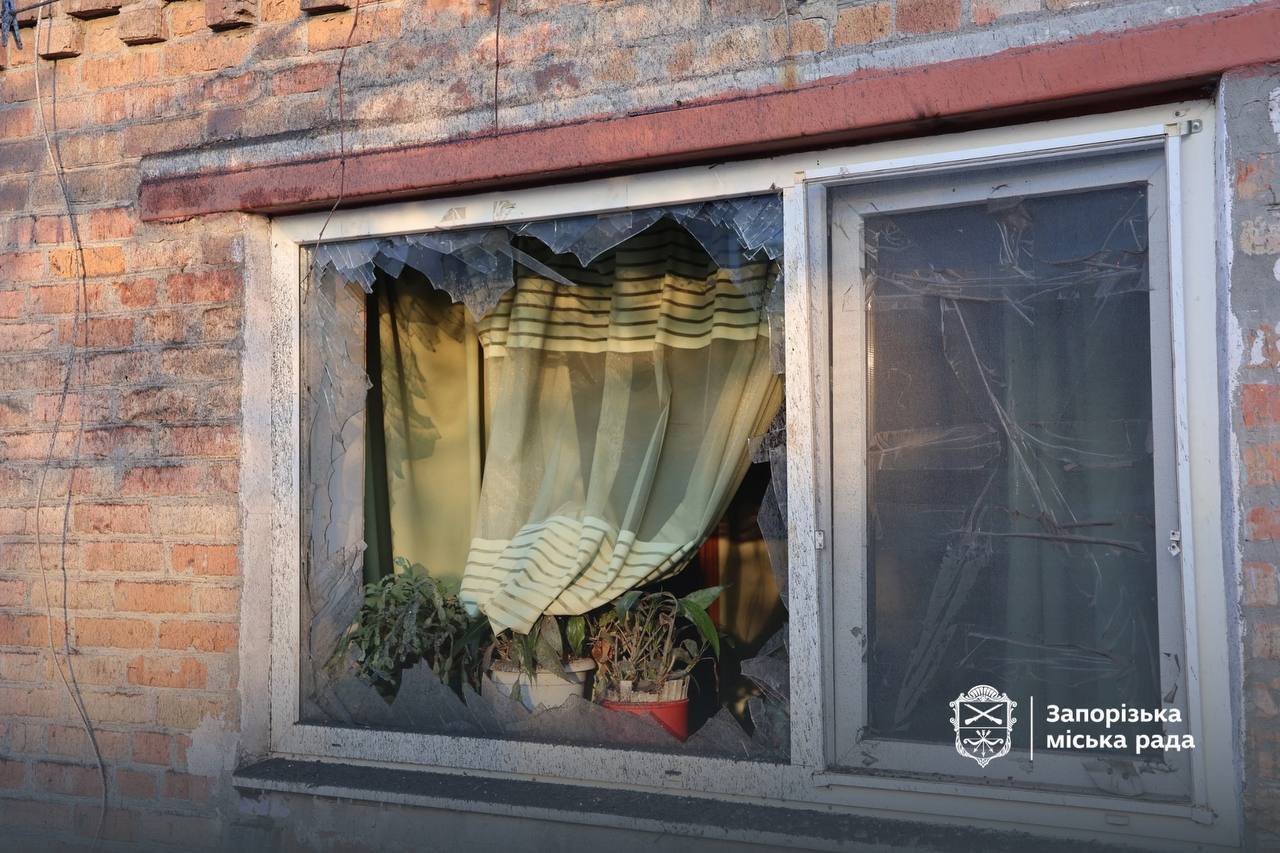 Росіяни вдруге за день атакували Запоріжжя: пошкоджено будинки та поранено людей, - ФОТО, ВІДЕО