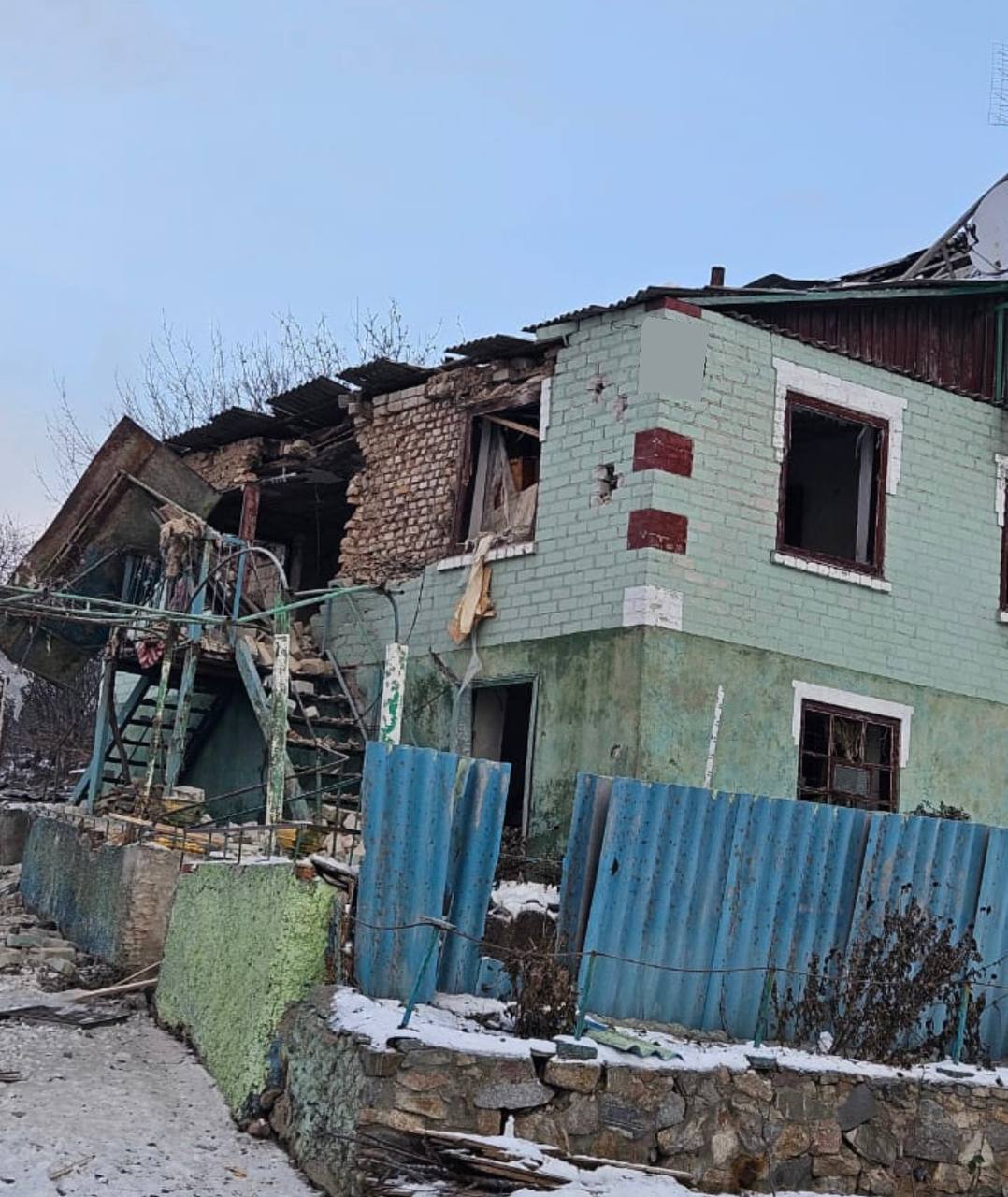 Пошкоджено близько 20 будинків: ворог бив КАБами по Запорізькому району, - ФОТО