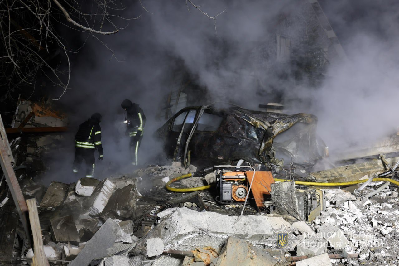 Внаслідок російського удару по Запоріжжю в машині згоріло подружжя та загинув перехожий, - ФОТО