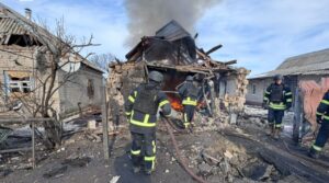 Полыхали квартира, частный дом и гараж: из-за российских обстрелов в Запорожской области произошло несколько пожаров, — ФОТО