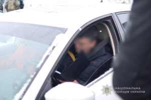 Вимагав «відкати» за збереження бронювання: запорізькі правоохоронці повідомили про підозру директору підприємства