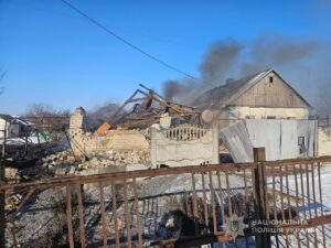 Зруйновано будинки та пошкоджено машини: наслідки російських ударів по Запорізькій області 22 січня, - ФОТО