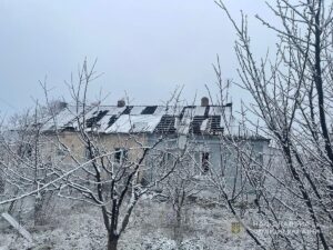 Пошкоджено багатоповерхівки та машини: наслідки російських ударів по Запорізькій області 24 січня, - ФОТО