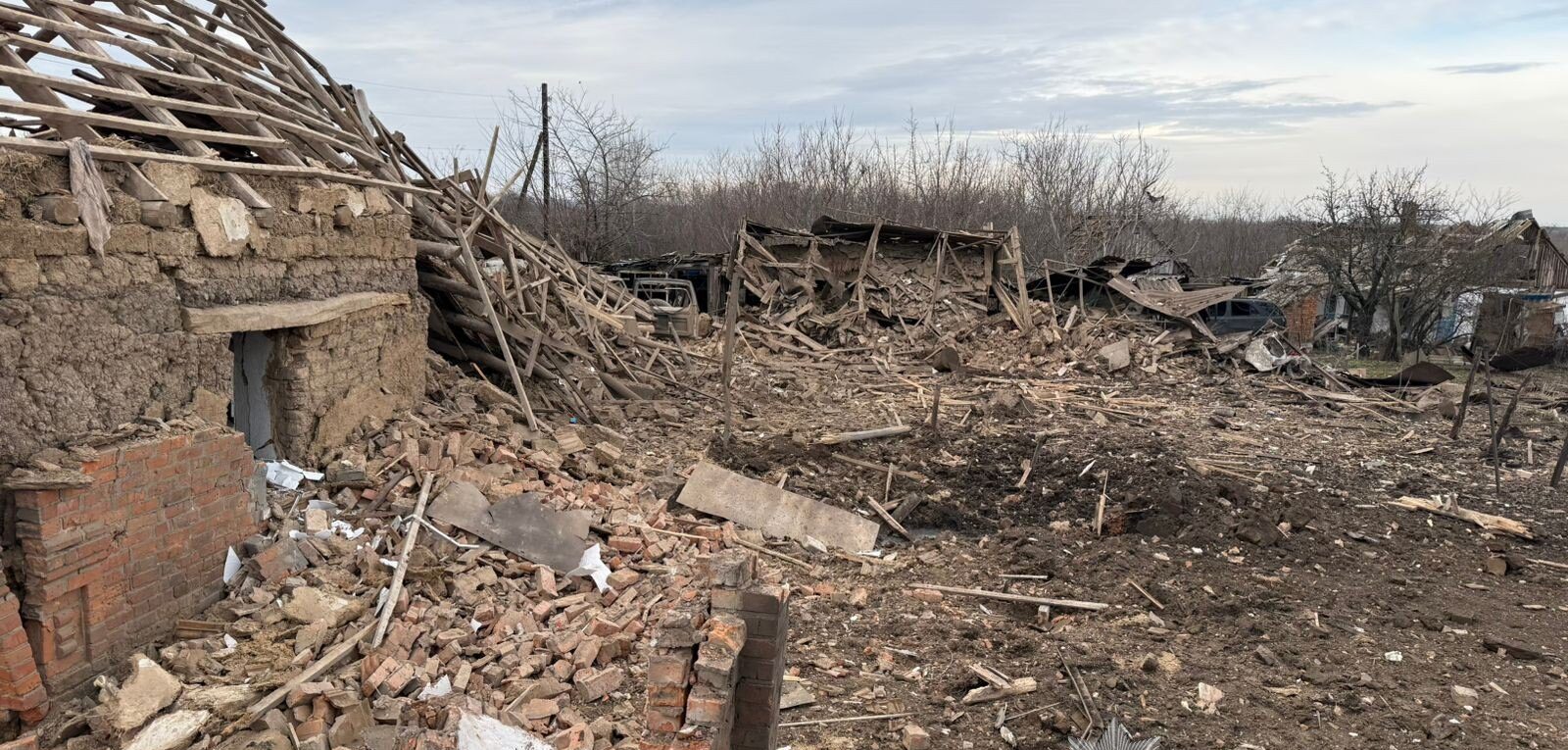 826 ударов, раненая девушка и 170 сообщений о разрушениях: последствия российских обстрелов Запорожской области 26 января, — ФОТО