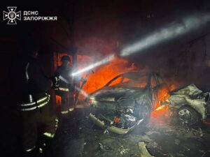 Сгорели шесть авто: последствия российских ударов по Запорожью, — ФОТО, ВИДЕО