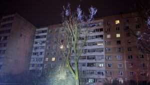 Троє поранених, пошкоджені будинки, сільрада та спортцентр: наслідки російських ударів по Запоріжжю та області 29 січня, — ФОТО