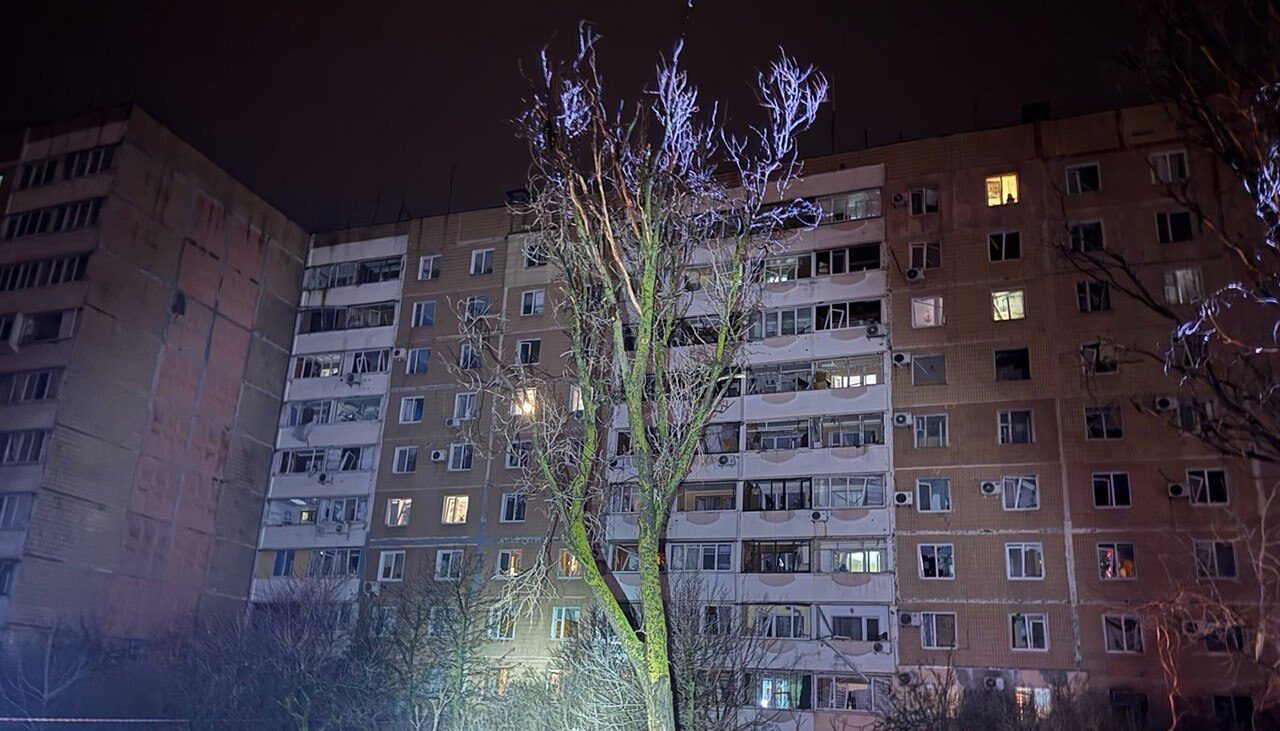 Троє поранених, пошкоджені будинки, сільрада та спортцентр: наслідки російських ударів по Запоріжжю та області 29 січня, — ФОТО