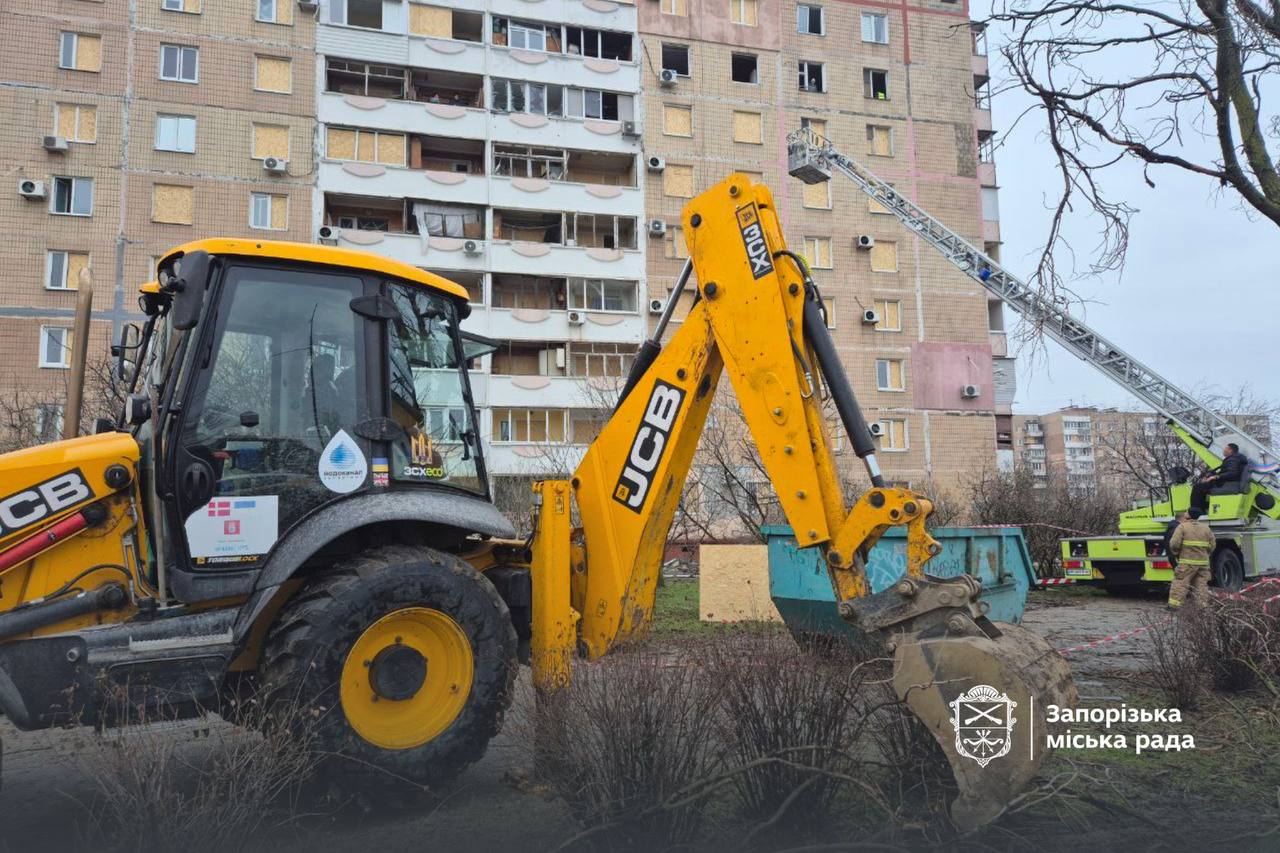 Збільшилася кількість пошкоджених будинків у Космічному районі Запоріжжя, який постраждав від російських ударів 29 січня, — ВІДЕО