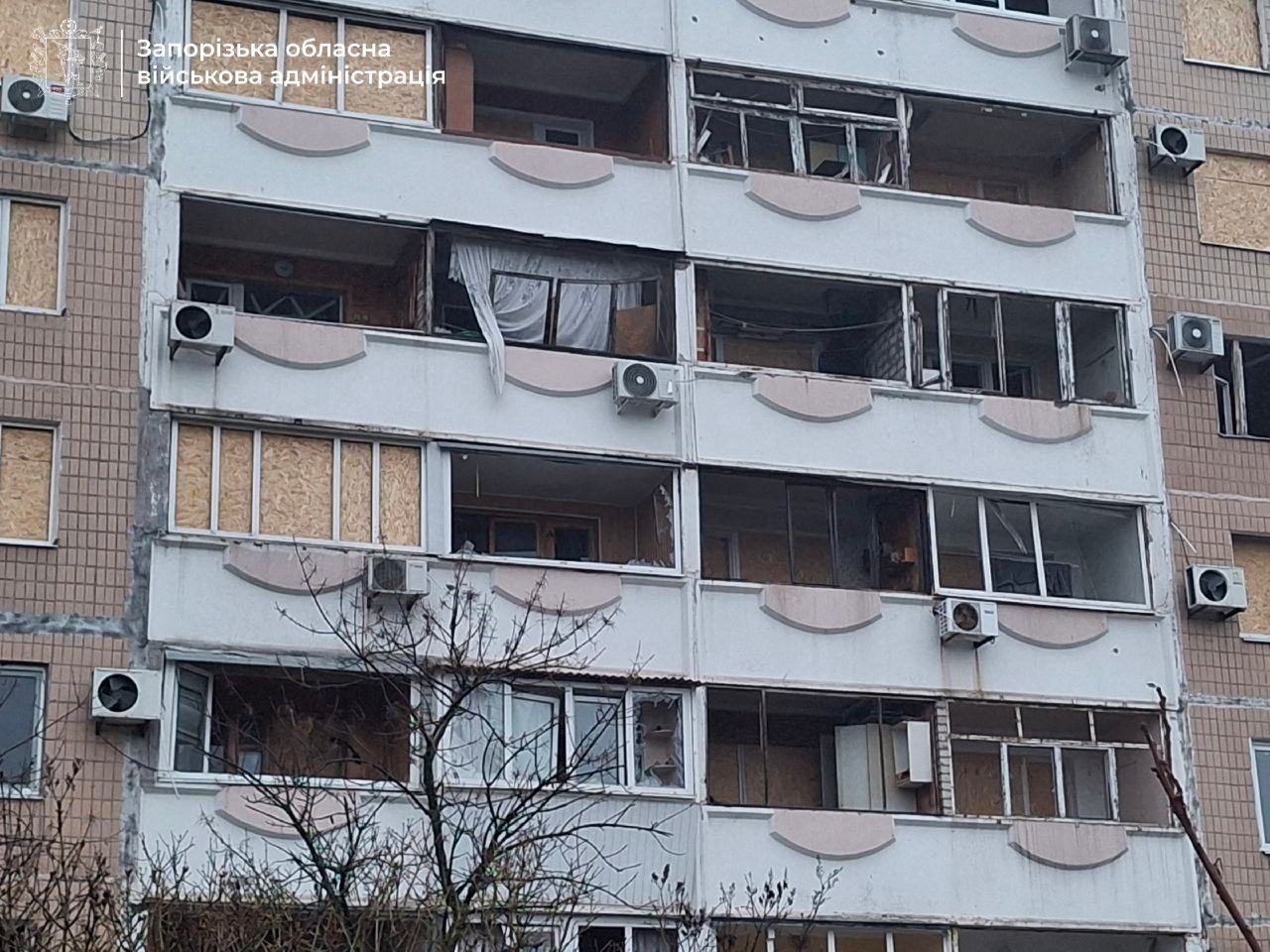 «Взрыв, посыпалось стекло»: жительница Запорожья рассказала о ночных ударах по городу, — ФОТО