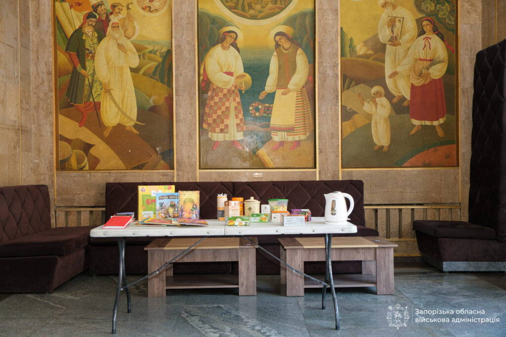 Заряд гаджетів, інтернет та тепло: у Запорізькій області до роботи готові 403 «пункти незламності» (ФОТО, ВІДЕО)