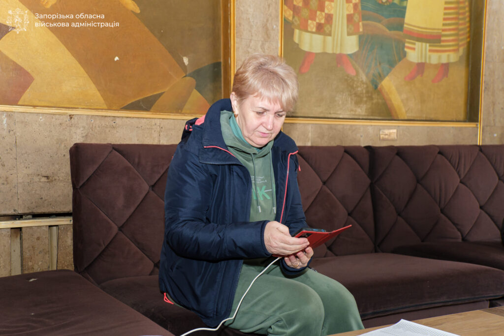 Заряд гаджетів, інтернет та тепло: у Запорізькій області до роботи готові 403 «пункти незламності» (ФОТО, ВІДЕО)