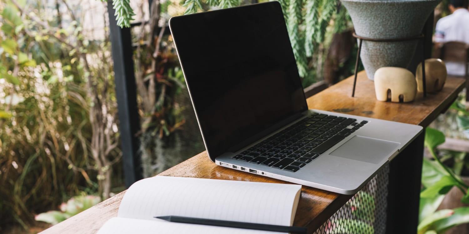 Як обрати ноутбук, що довго працює від батареї