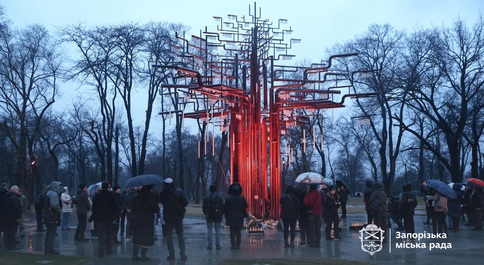 В Запорожье на «Дереве памяти» появилось еще 85 имен павших воинов, — ФОТО
