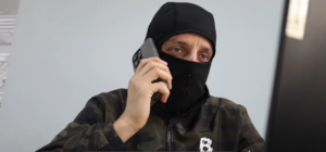 Пенсіонерці із Запоріжжя правоохоронці повернули 10 тисяч доларів, які вона втратила через шахраїв