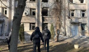 Удар БпЛА пологовому будинку у Запоріжжі розслідують як воєнний злочин, — ФОТО