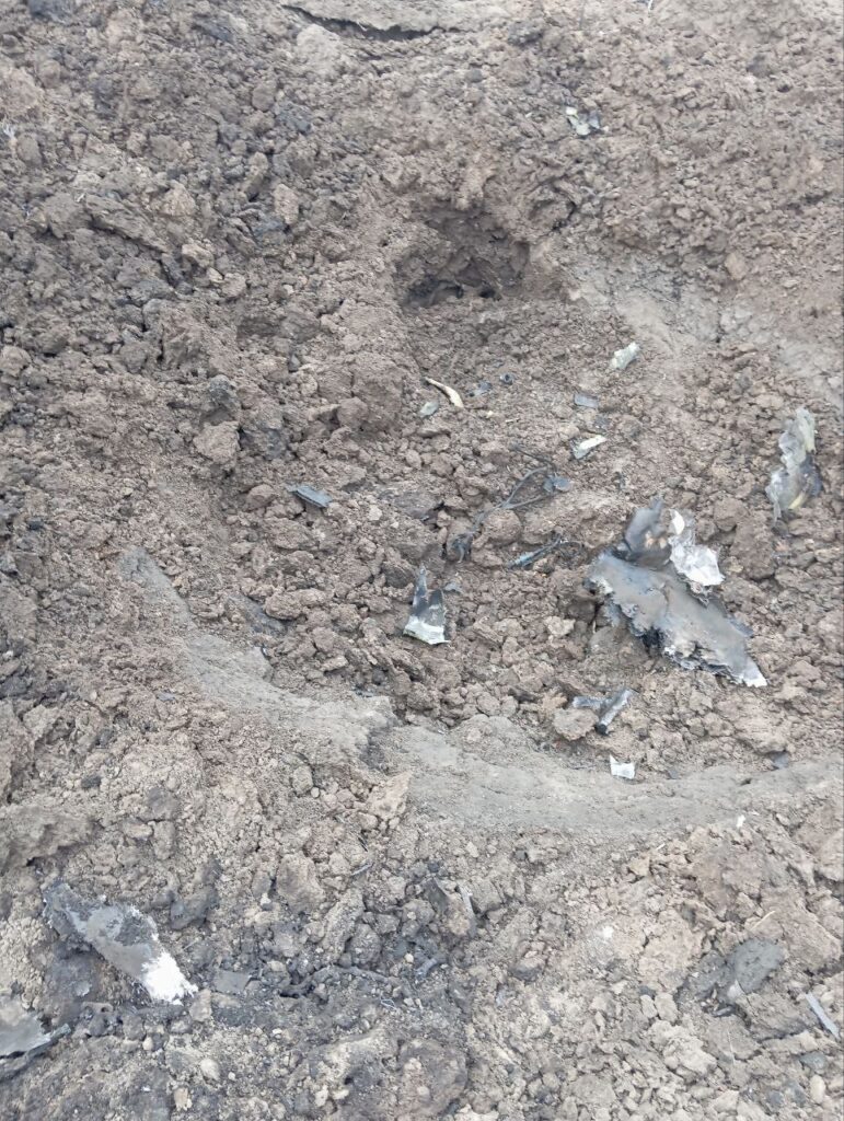 Воронка та сотні квадратних метрів забруднення: в екоінспекції назвали наслідки російського удару по приватному сектору в Запоріжжі