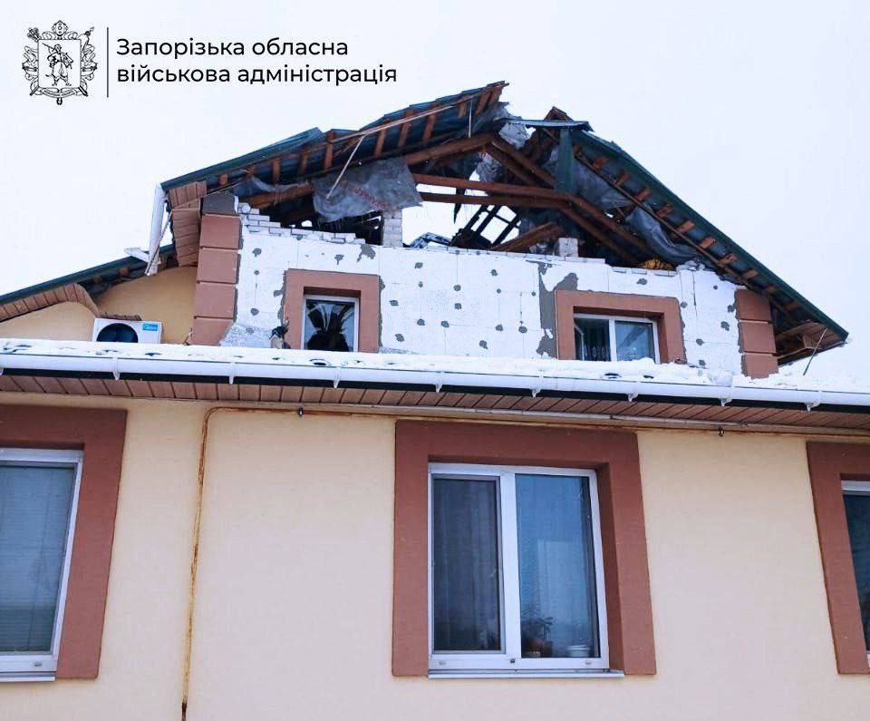 Одна людина загинула, ще три поранено: ворог завдав 785 ударів по Запорізькій області