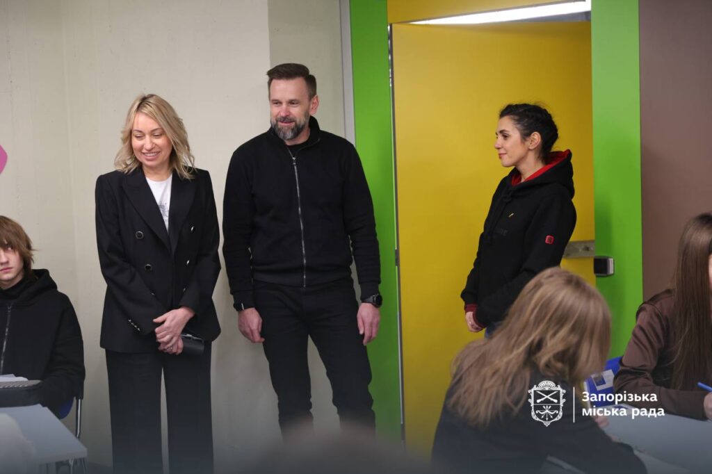 Лаунж-зона, буфет, спортивний куточок: у Запоріжжі відкрили нову підземну школу (ФОТО, ВІДЕО)