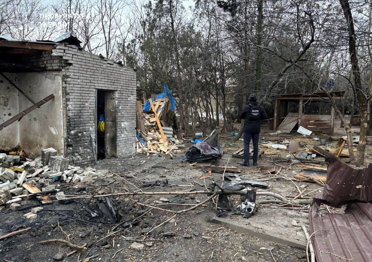 Ворожі удари по притулку в Запоріжжі та будинку у Вільнянську розслідують як воєнний злочин