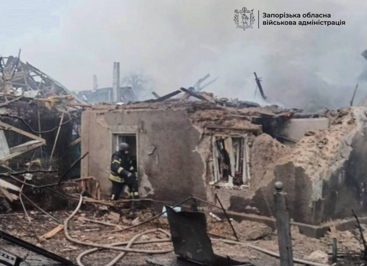 Поранено дитину та жінку: ворог вгатив по Запорізькому району