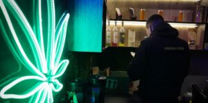 Продажа наркотиков под видом вейпов: в одиннадцати областях Украины разоблачили преступную сеть, среди них — Запорожская, — ФОТО, ВИДЕО