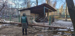 Засмічення землі: екологи показали наслідки російського удару по Космічному району Запоріжжя, — ФОТО