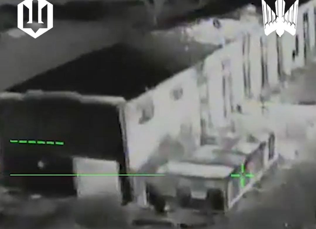 Сили безпілотних систем вдарили по дату-центру та складу росіян в Запорізькій області, — ВІДЕО