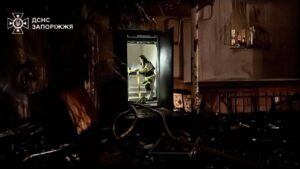 Атакували безпілотниками та завдали ракетні удари: у Запоріжжі зросла кількість поранених, — ФОТО, ВІДЕО