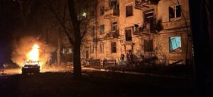 «Був вибух за вибухом»: запоріжці розповідають про нічну масовану атаку на місто, — ВІДЕО