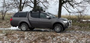 Мобільність для захисників: Метінвест передав пікапи для бригади «Хортиця»