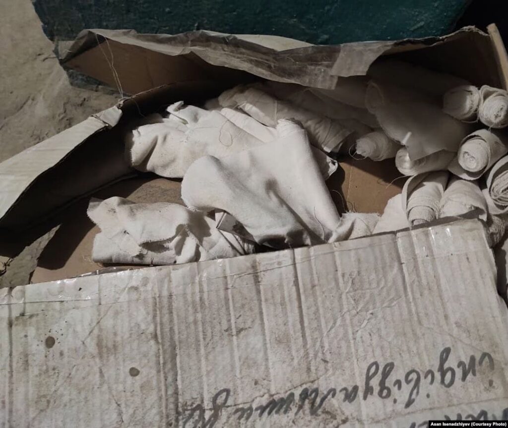 Оленевка, украинские пленные оказывали медицинскую помощь друг другу.