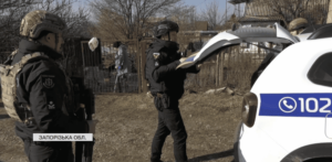 Загроза ударів та складна логістика: як волонтери та поліцейські евакуйовують мешканців прифронтових громад Запорізької області, — ВІДЕО