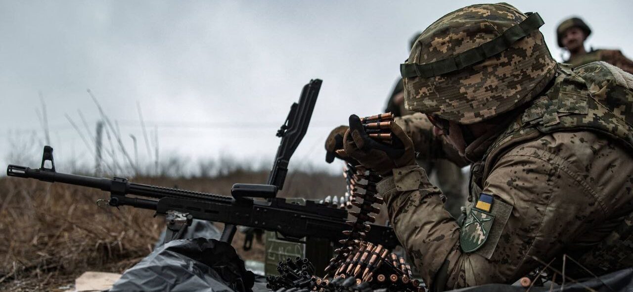 Ворог атакував біля кількох населених пунктів та бив з авіації: як пройшла доба на запорізькому фронті