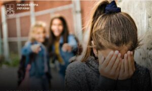 У Запоріжжі двоє дівчат побили 13-річну школярку: постраждала у лікарні