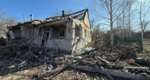 651 удар, разрушенные квартиры и частные дома: как прошли сутки под российскими обстрелами в Запорожской области, — ФОТО