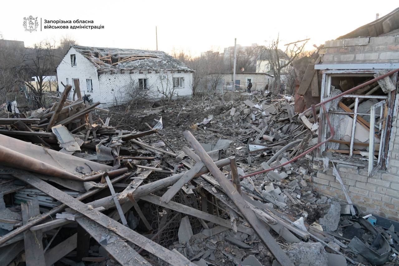 15 людей поранено: ворог завдав 780 ударів по Запорізькій області