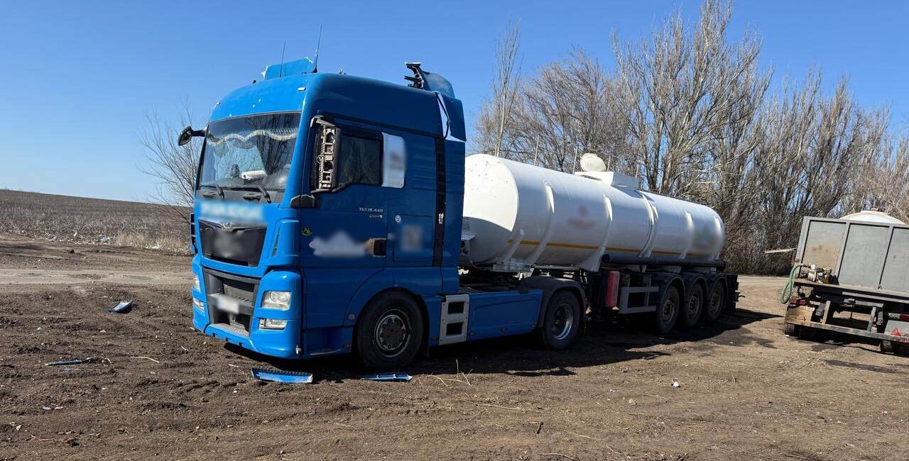 Россияне атаковали дроном автоцистерну в Запорожском районе: есть погибший и раненый