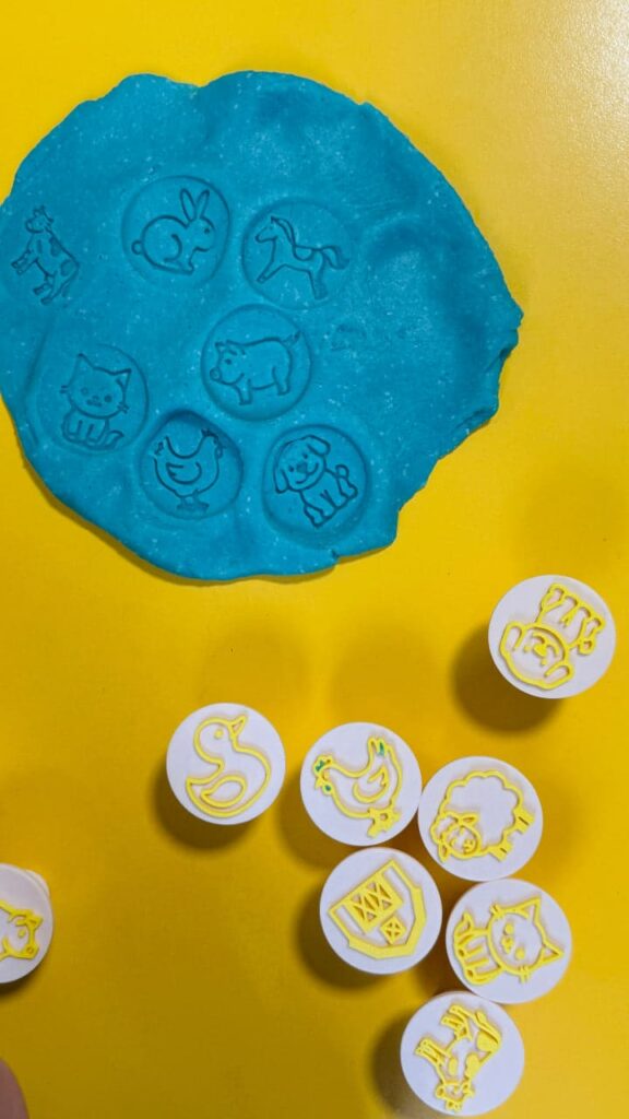 Граючись навчаємося: як Аліна Єременко із Запоріжжя створює інтерактивні навчальні 3D-набори для дітей