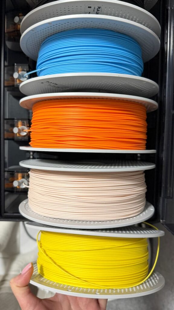 Граючись навчаємося: як Аліна Єременко із Запоріжжя створює інтерактивні навчальні 3D-набори для дітей