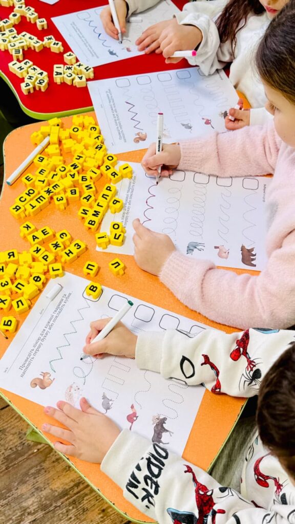 Граючись навчаємося: як Аліна Єременко із Запоріжжя створює інтерактивні навчальні 3D-набори для дітей