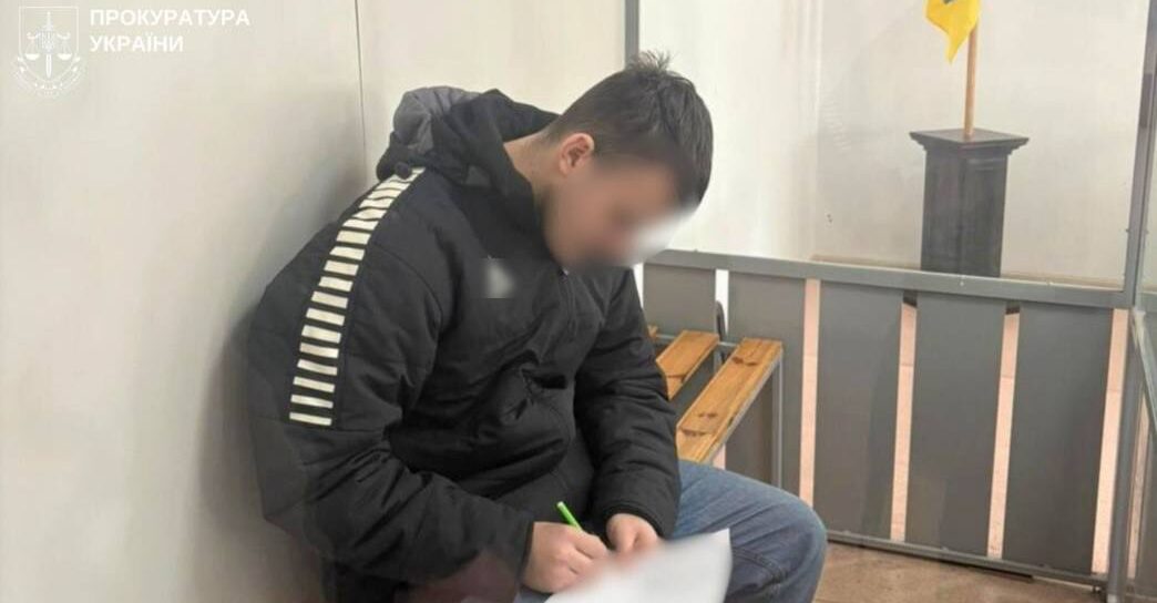 Може бути причетним до кількох епізодів: у Запоріжжі затримали 20-річного підпалювача військового авто, — ФОТО