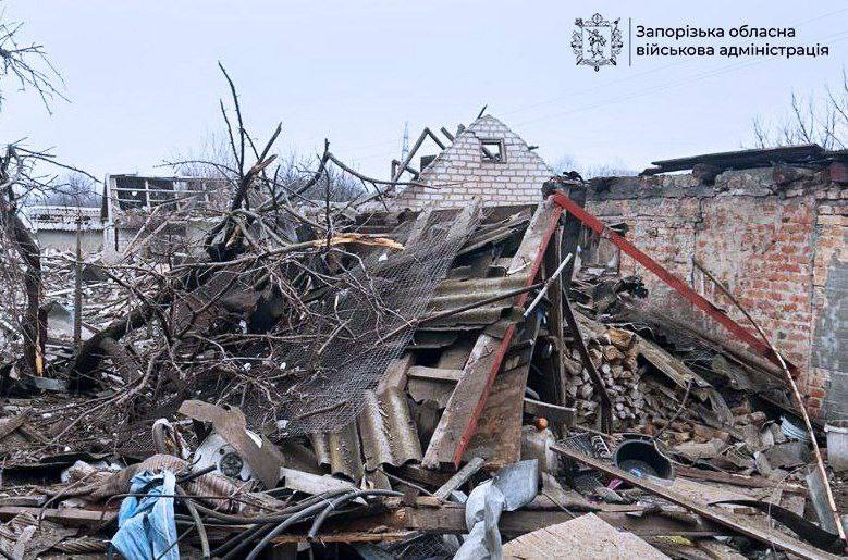 Три людини загинули, ще чотири поранено: росіяни завдали 864 удари по Запорізькій області