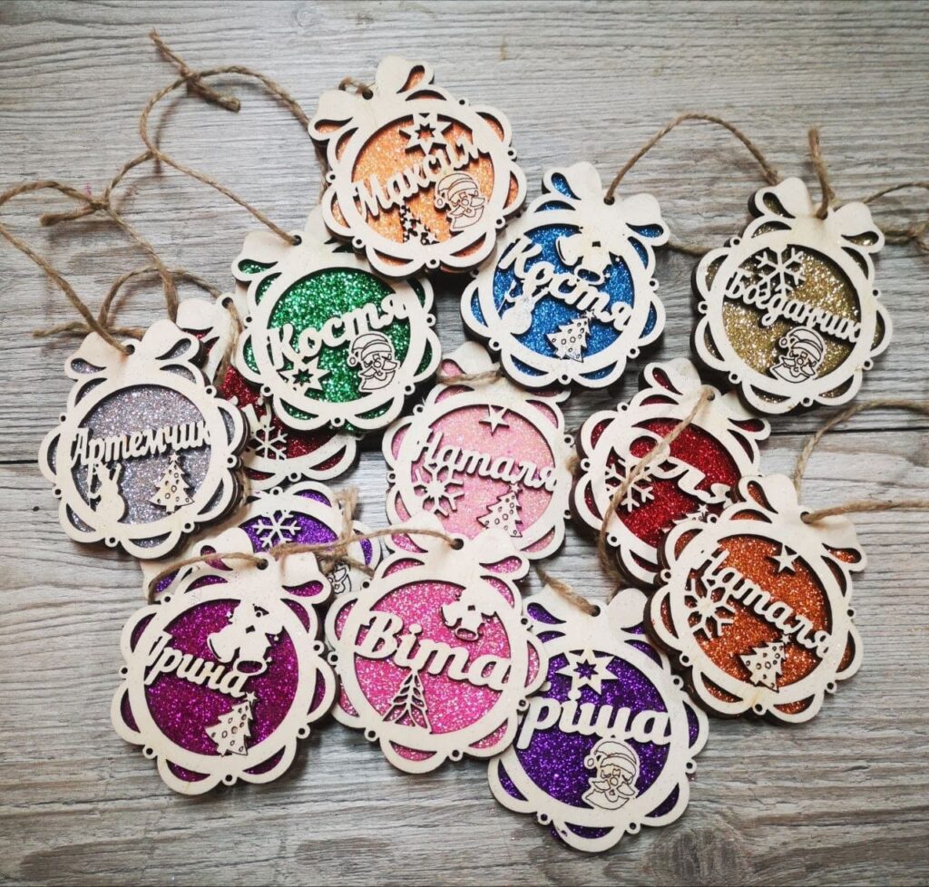 Унікальні дитячі подарунки з дерева, пластика та тестилю від Катерини Литвиненко.